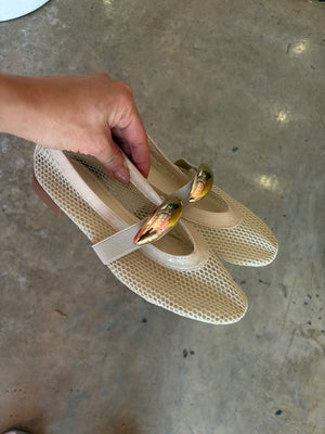 2200 beige